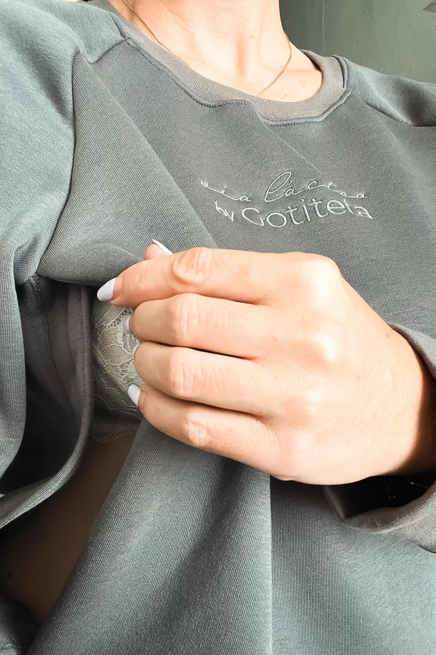 Vía láctea by Gotiteta nursing sweatshirt