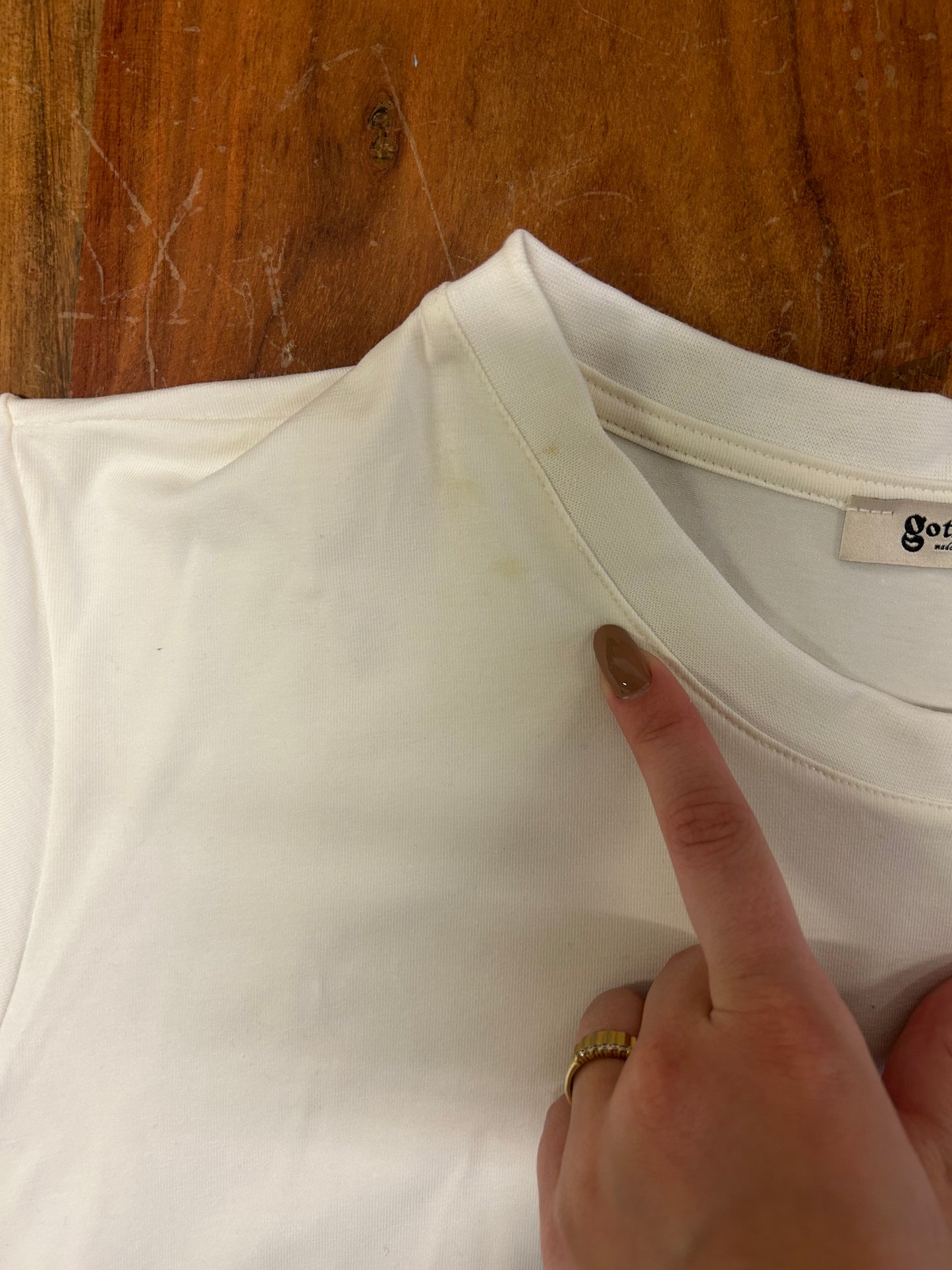 Camiseta Milk'n'roll , Talla L con una pequeña mancha en el cuello