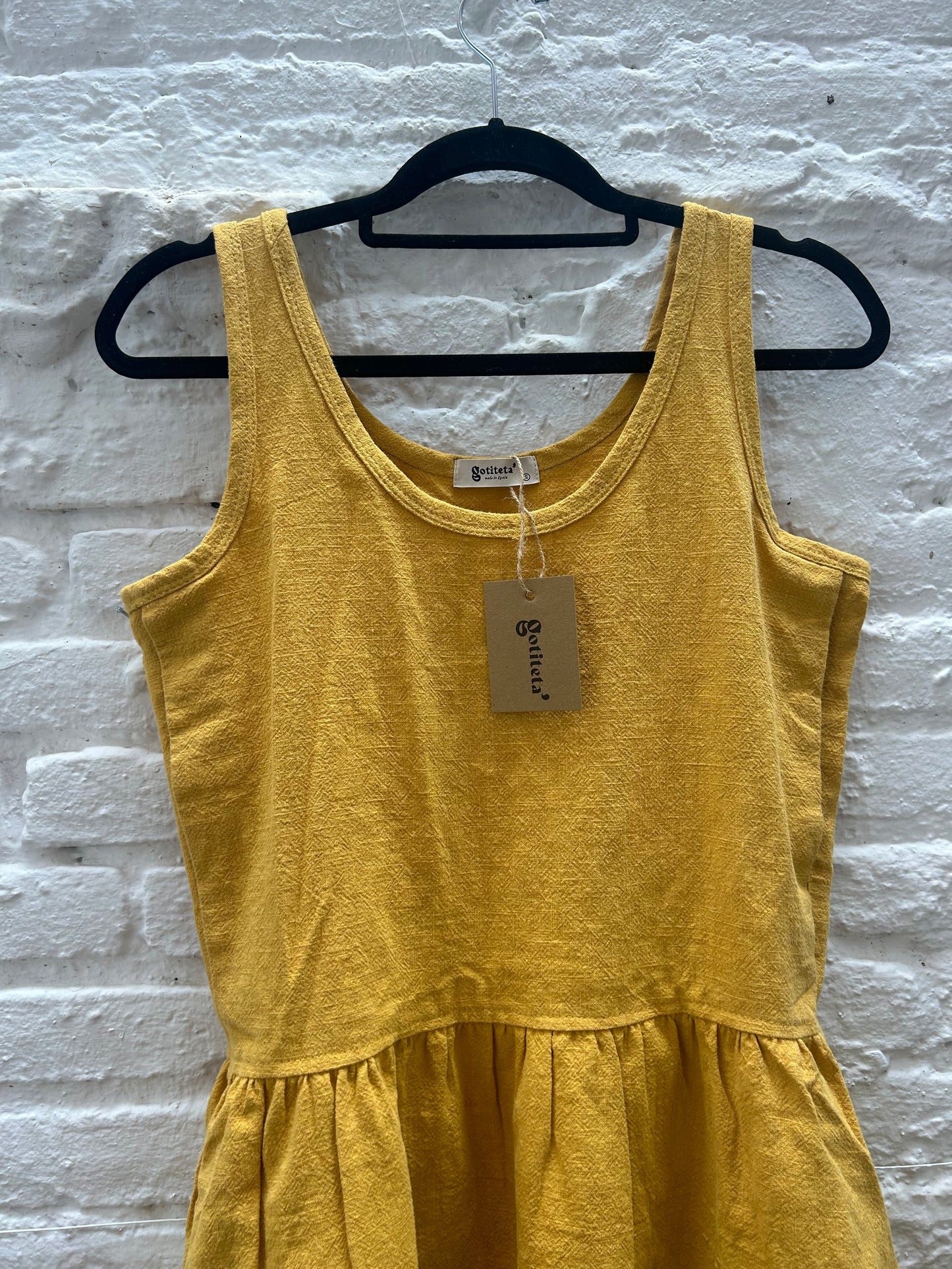 Vestido de Lino Mostaza talla S - Pieza Unica